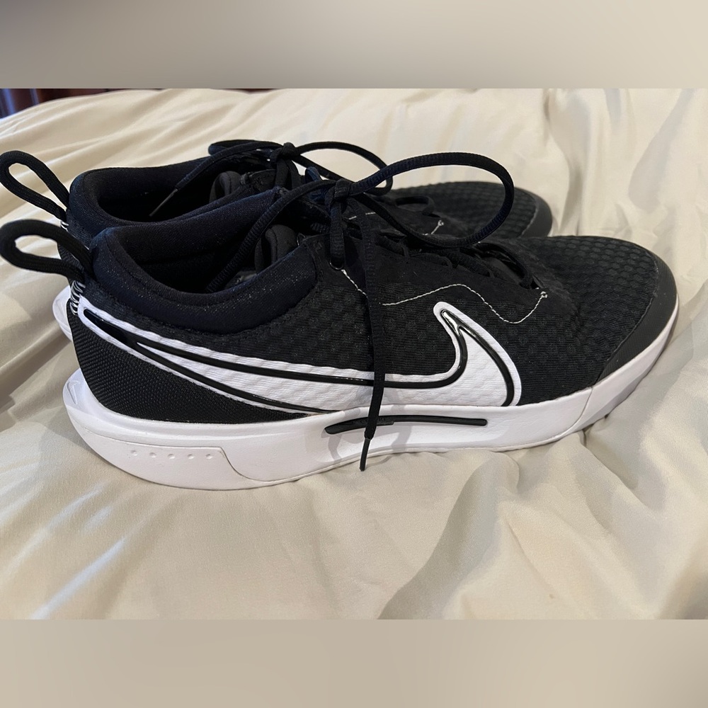 Men’s Nike Tennis Court shoes, worn only once, size 13